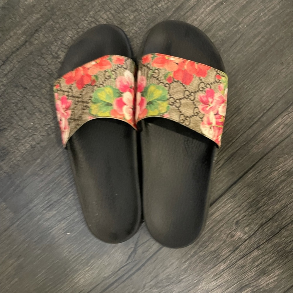 Authentic Gucci Bloom Slides